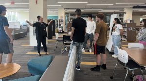 FYS students on a tour of the library